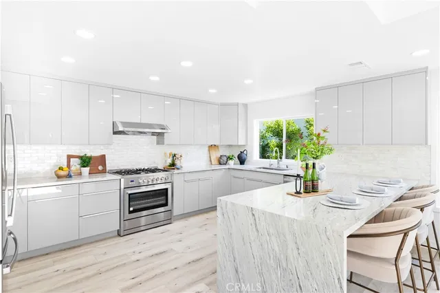 $1,998,000 | 39 Cape Cod, Irvine, CA 92620