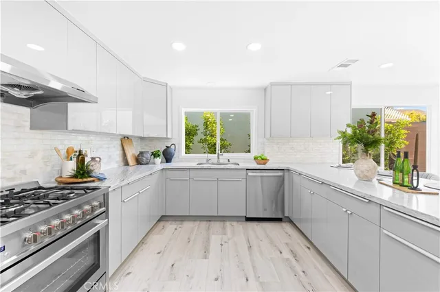 $1,998,000 | 39 Cape Cod, Irvine, CA 92620