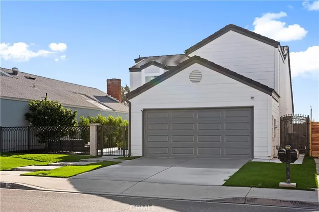$1,998,000 | 39 Cape Cod, Irvine, CA 92620