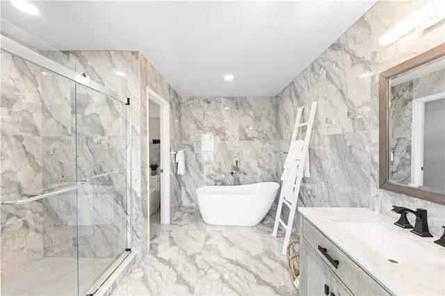 $1,998,000 | 39 Cape Cod, Irvine, CA 92620