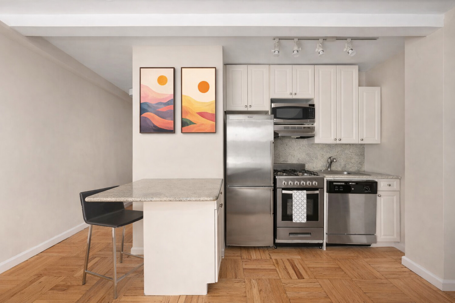 233 East 70th Street, Unit 14R Manhattan, NY 10021 - Photo 3 of 7