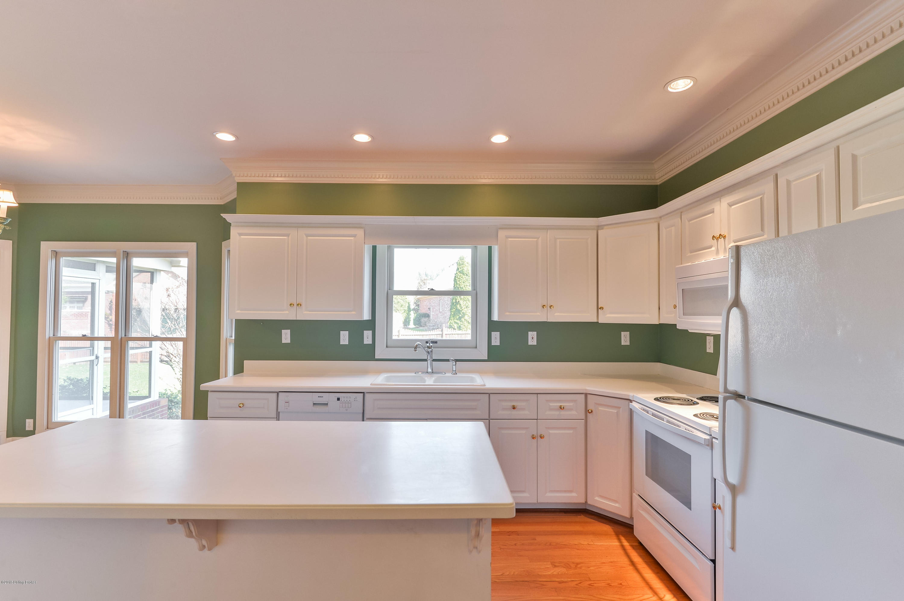 205 Pepperbush Road Louisville, KY 40207 - Photo 8 of 50 18 LSIR 20180315 5547
