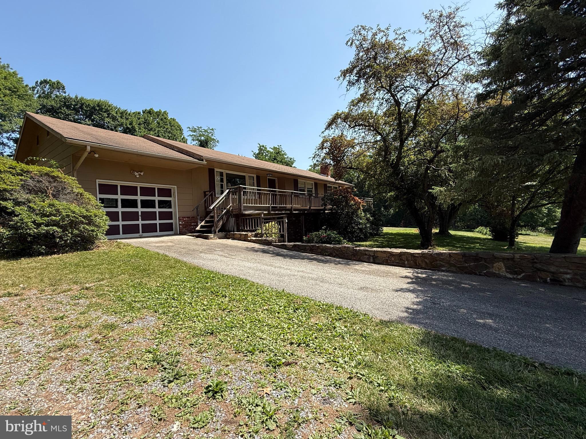 11103 Putman Road Thurmont, MD 21788 - Photo 2 of 23