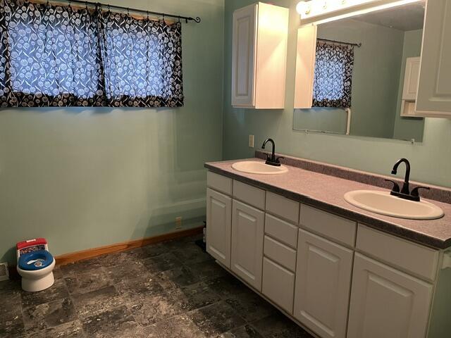 2504 South 8th Street Manitowoc, WI 54220 - Photo 20 of 24 Upstairs bath