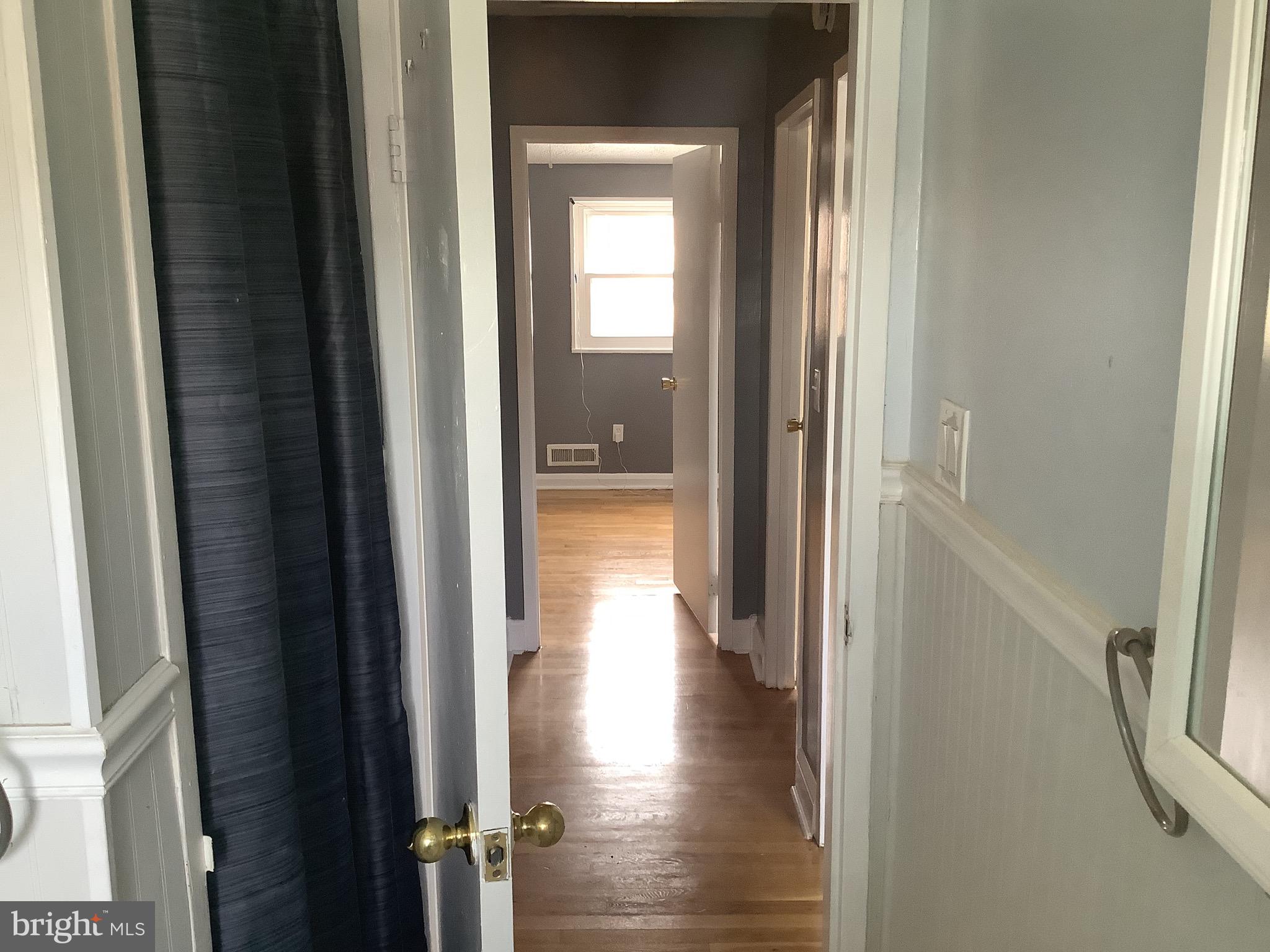 8016 Kimberly Road Dundalk, MD 21222 - Photo 29 of 42 Hallway View