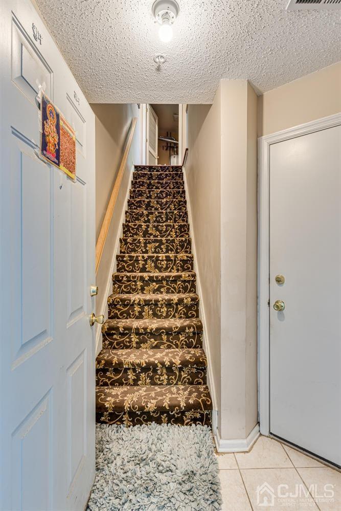 68 Prestwick Way Edison, NJ 08820 - Photo 3 of 28 Gallery Image 3