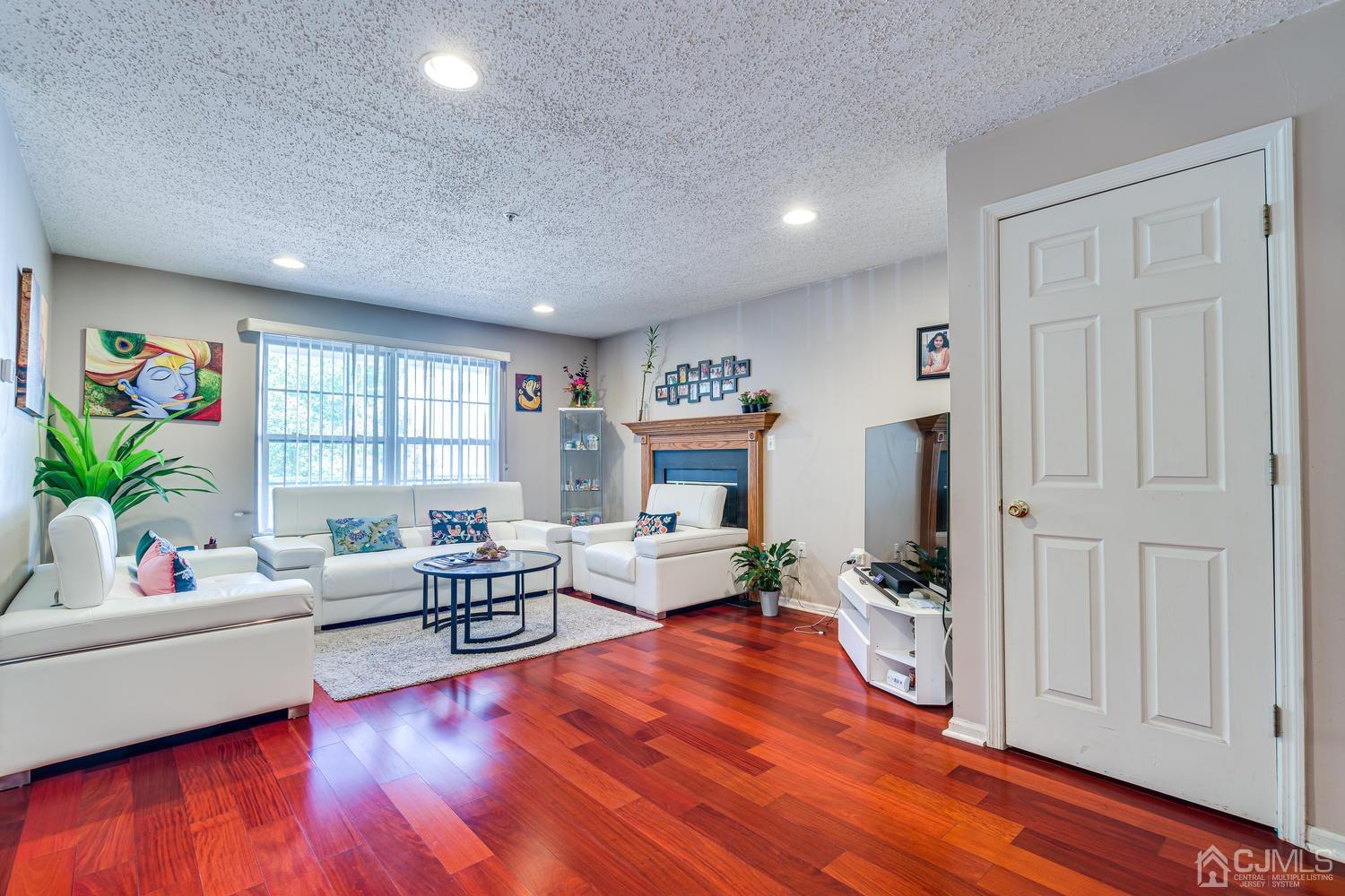 68 Prestwick Way Edison, NJ 08820 - Photo 7 of 28 Gallery Image 7