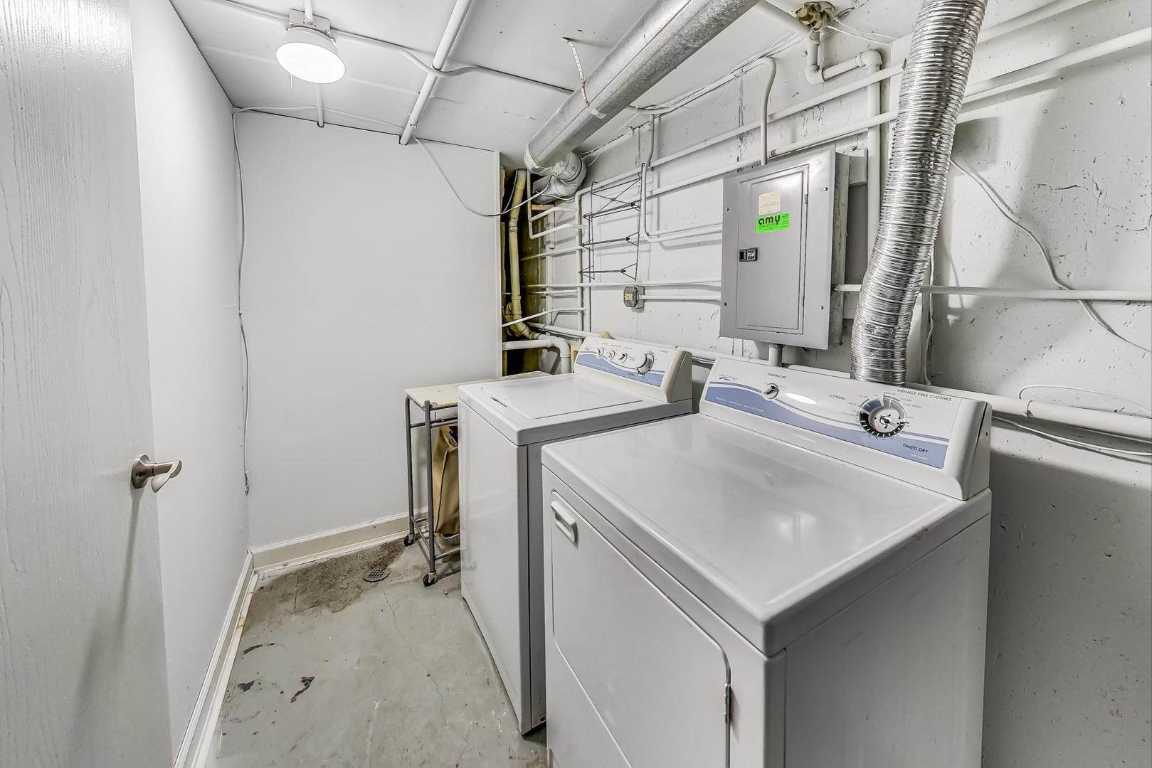 102 Kenneth Circle Elgin, IL 60120 - Photo 25 of 33