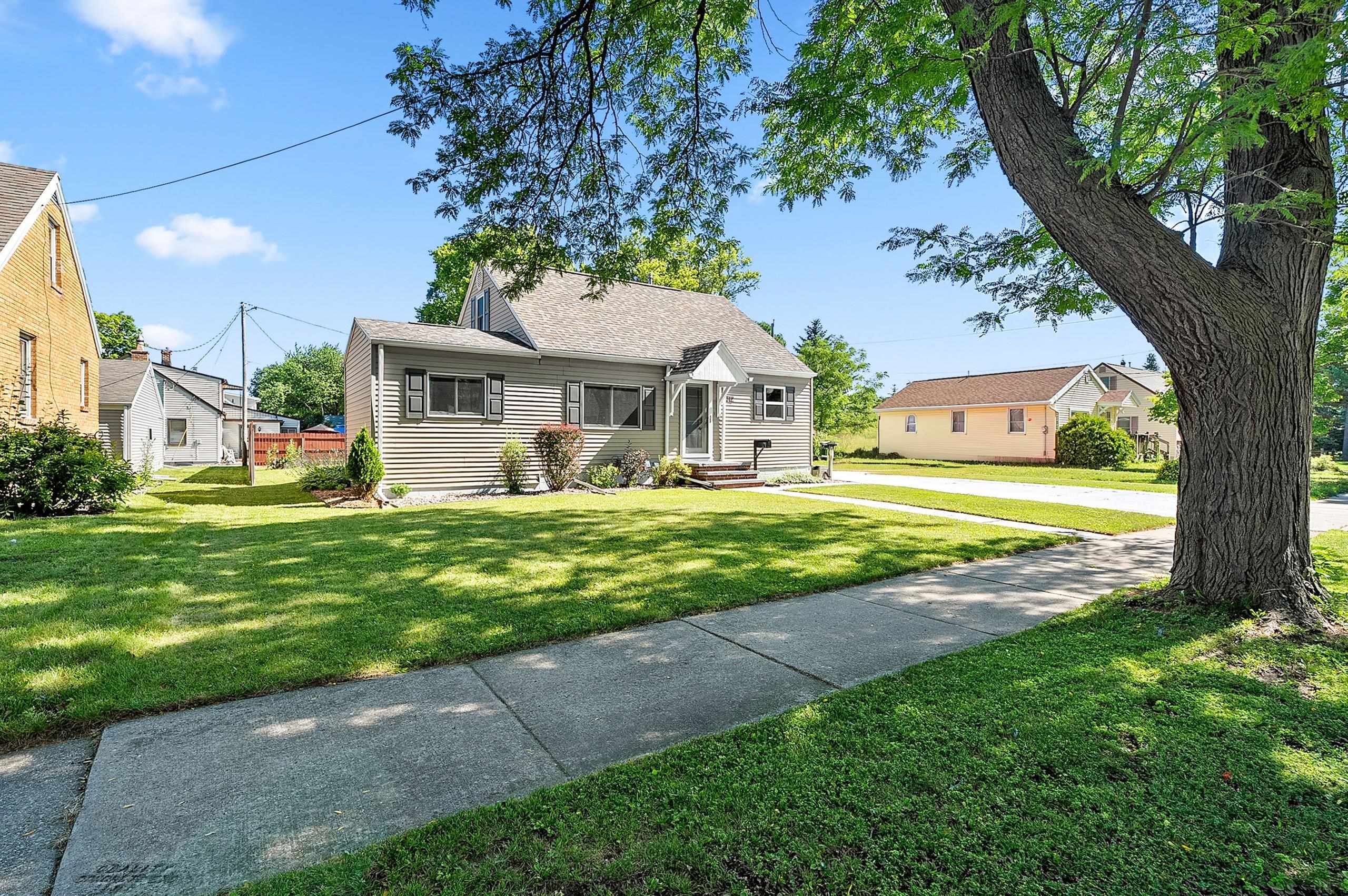 712 East 3rd Street Kimberly, WI 54136 - Photo 33 of 45