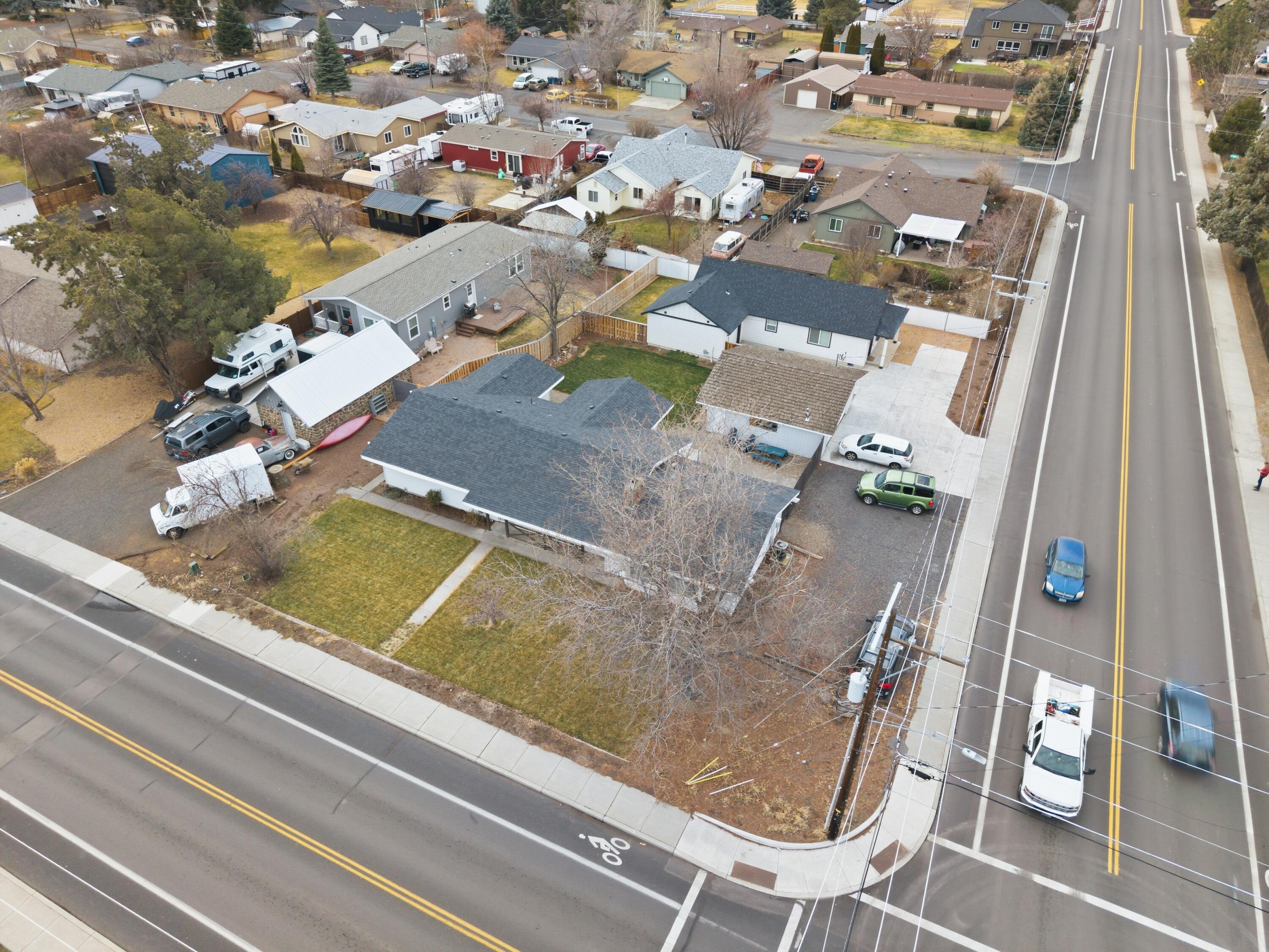 1915 Southwest 23rd Street Redmond, OR 97756 - Photo 4 of 22