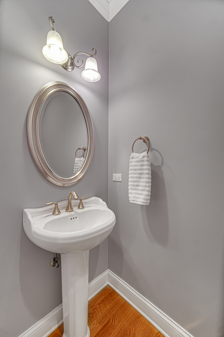 502 South Summit Street Wheaton, IL 60187 - Photo 24 of 40