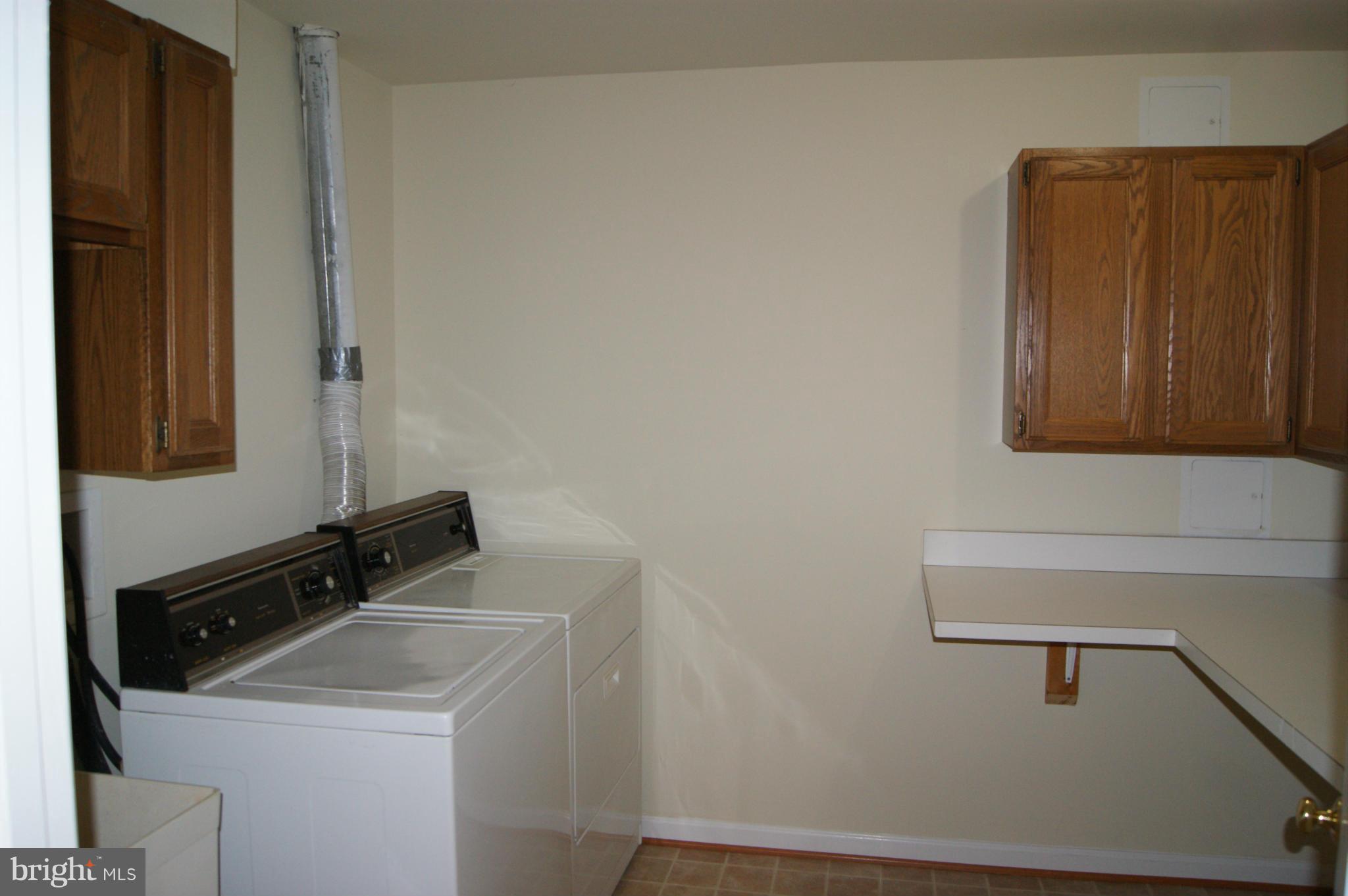 11616 Springhouse Place Reston, VA 20194 - Photo 19 of 26 Interior (General)