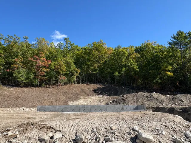 $465,000 | 18 Hillside Drive, Raymond, ME 04071