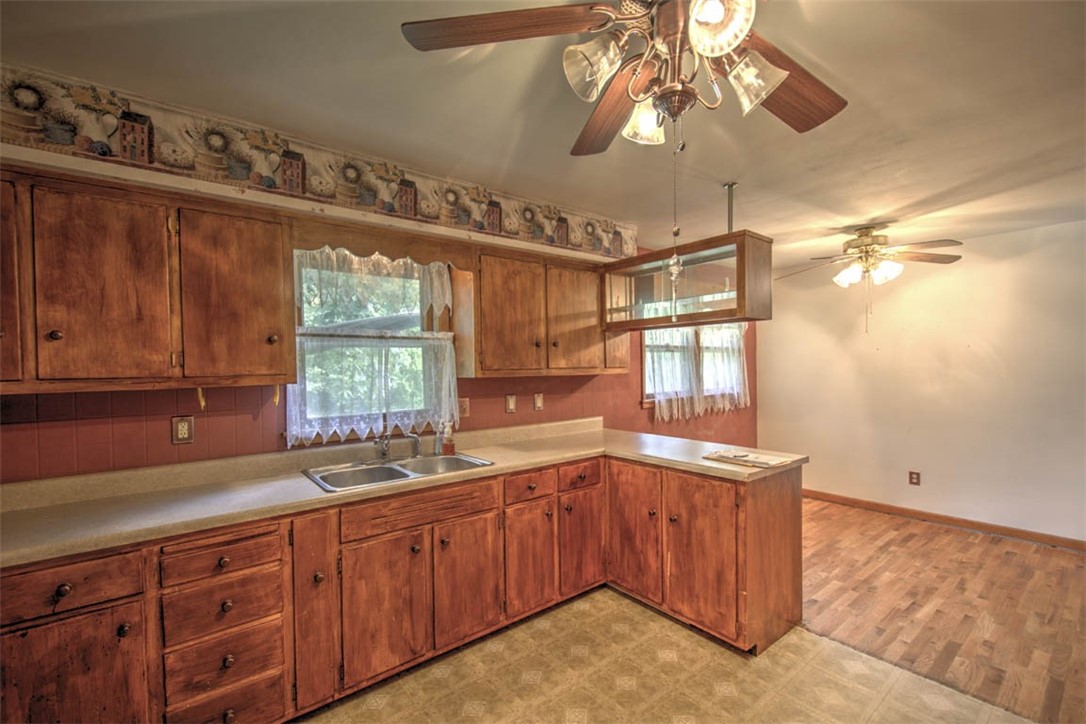 226 Hickorywood Drive Decatur, IL 62526 - Photo 8 of 20 Gallery Image 8