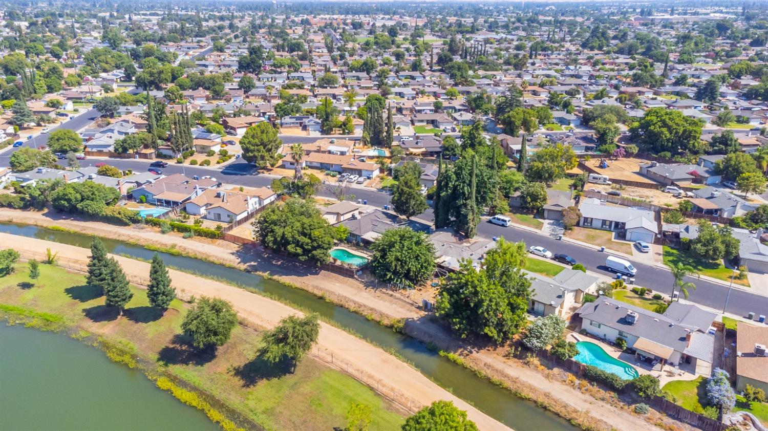 142 West Swift Avenue Clovis, CA 93612 - Photo 18 of 24