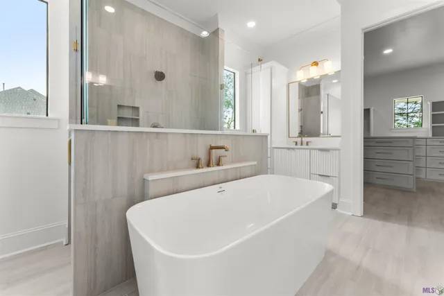 $799,999 | 9053 Hillon Hood Road, Denham Springs, LA 70726