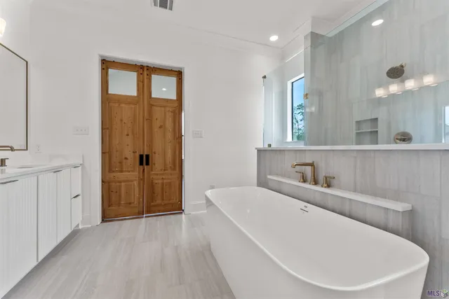 $799,999 | 9053 Hillon Hood Road, Denham Springs, LA 70726