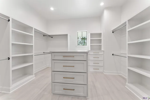 $799,999 | 9053 Hillon Hood Road, Denham Springs, LA 70726