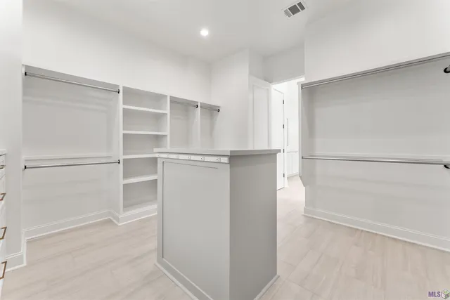 $799,999 | 9053 Hillon Hood Road, Denham Springs, LA 70726