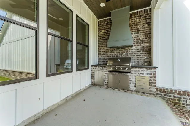 $799,999 | 9053 Hillon Hood Road, Denham Springs, LA 70726