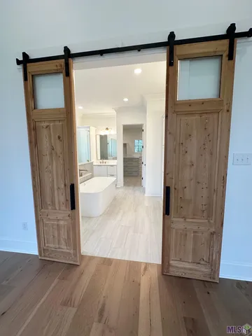 $799,999 | 9053 Hillon Hood Road, Denham Springs, LA 70726