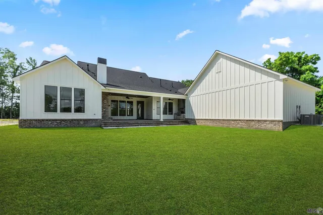 $799,999 | 9053 Hillon Hood Road, Denham Springs, LA 70726