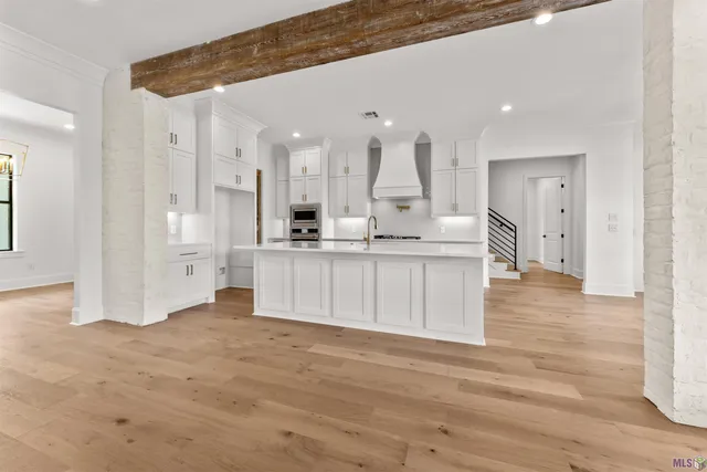 $799,999 | 9053 Hillon Hood Road, Denham Springs, LA 70726