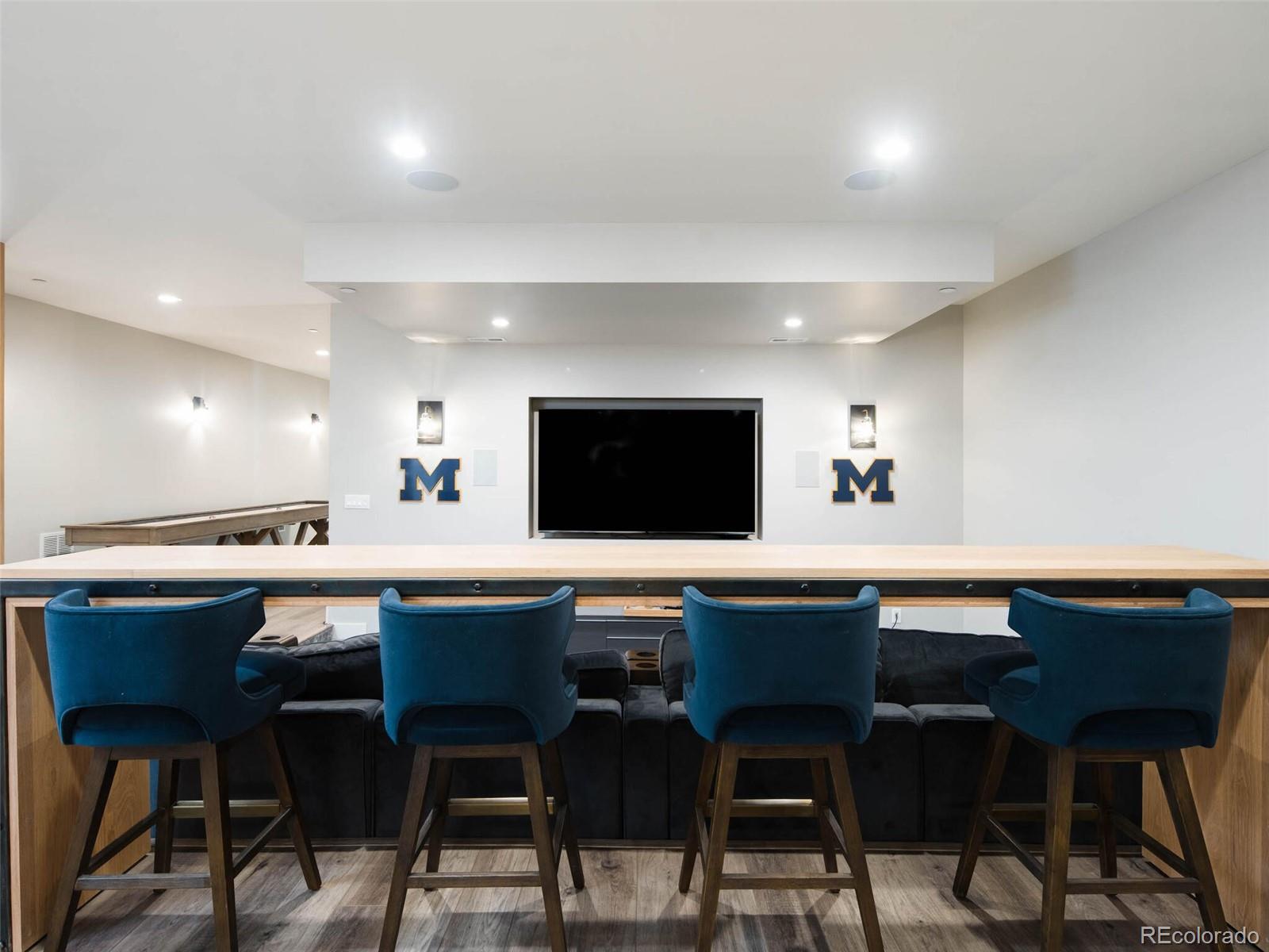2550 Cherryridge Road Englewood, CO 80113 - Photo 33 of 40 a kitchen with a table and chairs in it