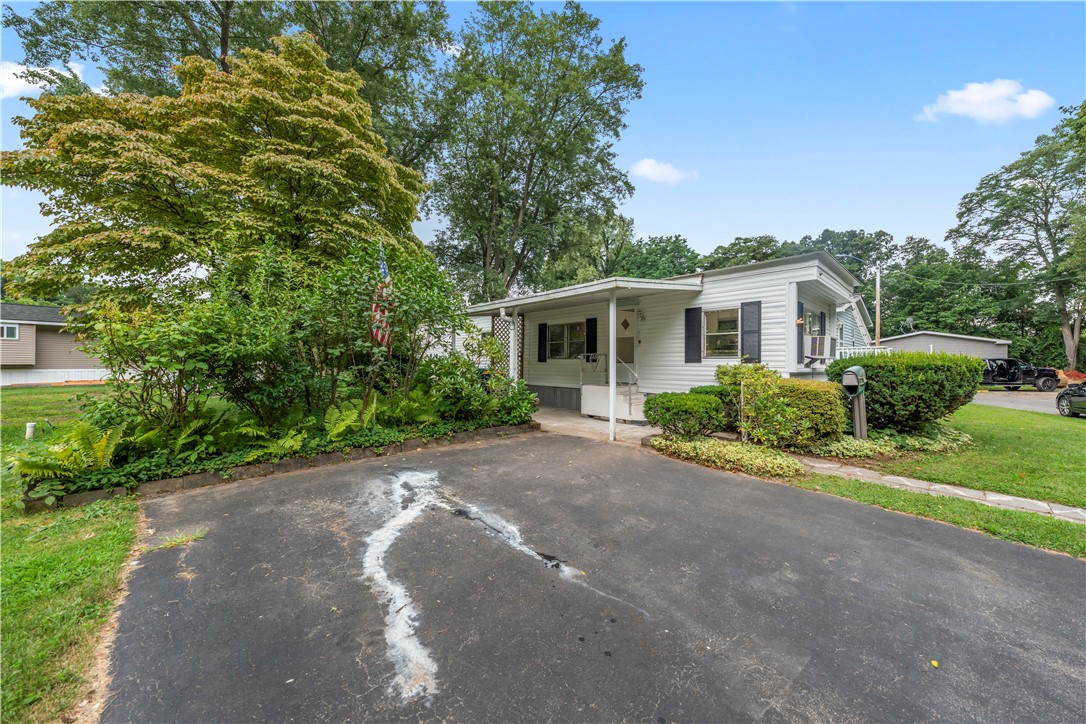 19 Elderberry Circle Penfield, NY 14625 - Photo 2 of 15