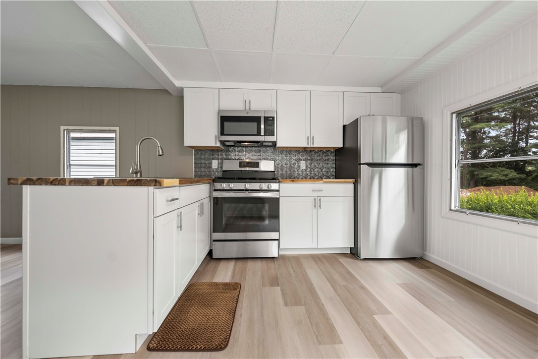 19 Elderberry Circle Penfield, NY 14625 - Photo 4 of 15