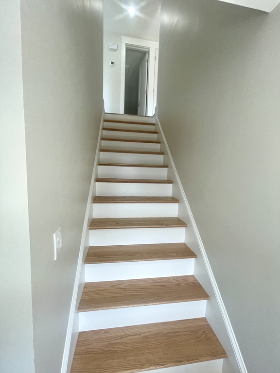 435 Newport Road, Unit 2 Hull, MA 02045 - Photo 18 of 38 a view of entryway