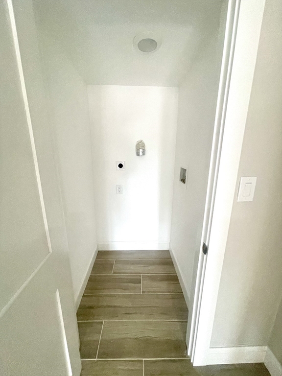 435 Newport Road, Unit 2 Hull, MA 02045 - Photo 26 of 38 a bathroom with a window