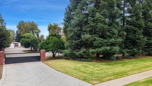 $970,000 | 2444 Ashcroft Avenue, Clovis, CA 93611