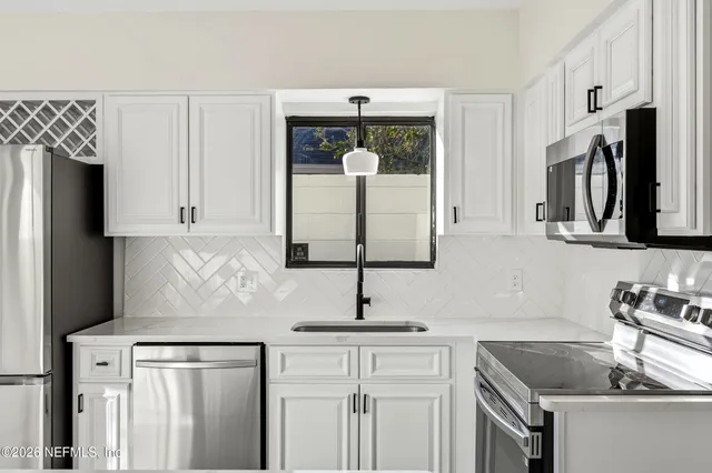 $390,000 | 2170 The Woods Drive East, Jacksonville, FL 32246