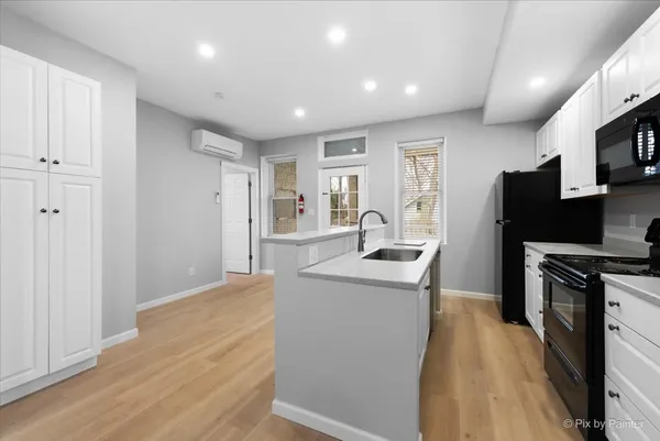 $725,000 | 85 East Terra Cotta Avenue, Crystal Lake, IL 60014