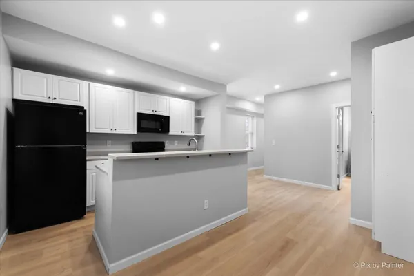 $725,000 | 85 East Terra Cotta Avenue, Crystal Lake, IL 60014