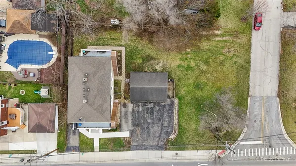 $725,000 | 85 East Terra Cotta Avenue, Crystal Lake, IL 60014