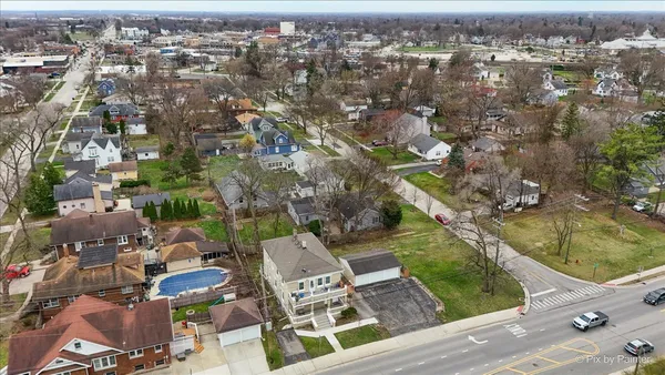 $725,000 | 85 East Terra Cotta Avenue, Crystal Lake, IL 60014