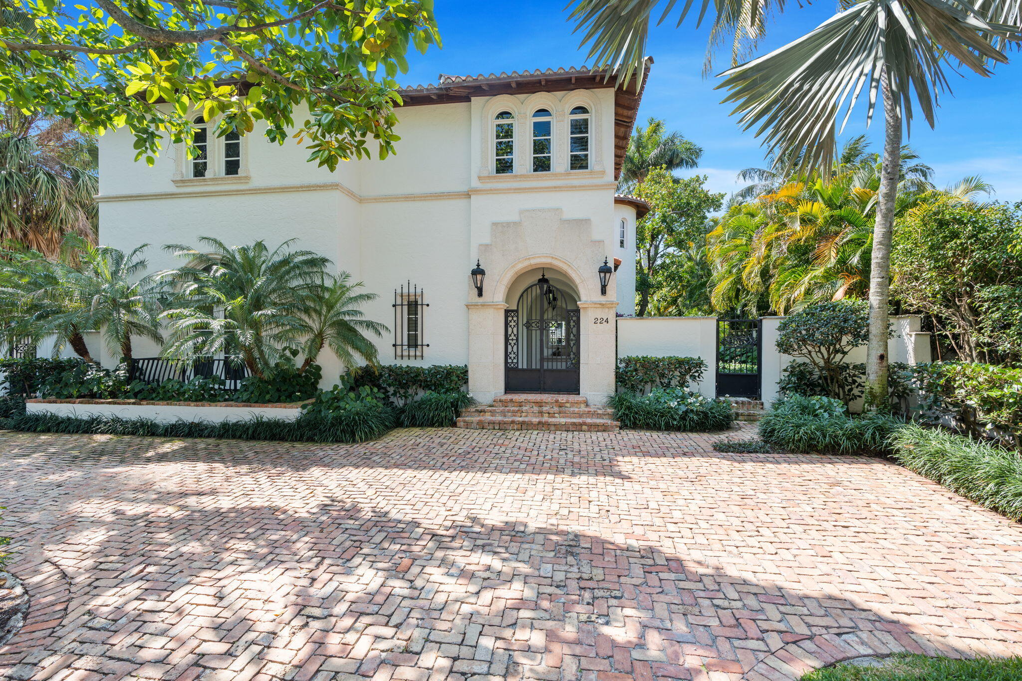 224 Barton Avenue Palm Beach, FL 33480 - Photo 4 of 109 3-web-or-mls-DSC04811