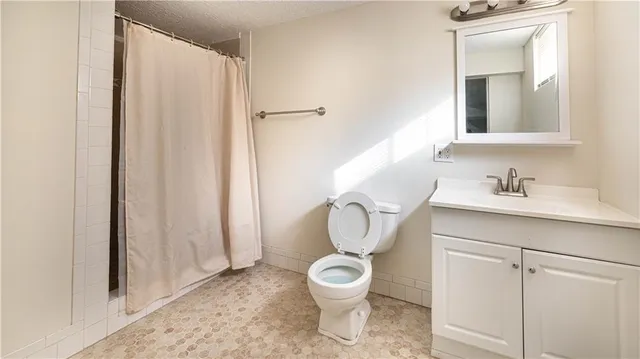 $305,000 | 16900 East 49 Terrace South, Independence, MO 64055