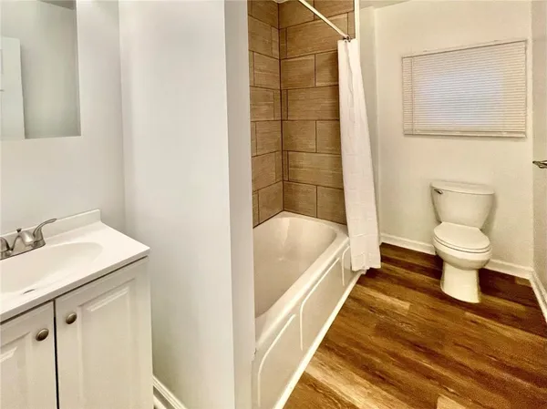 $1,000 | 860 Pennsylvania Avenue, Unit 1, Coraopolis, PA 15108