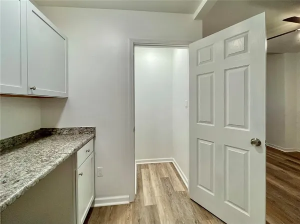 $1,000 | 860 Pennsylvania Avenue, Unit 1, Coraopolis, PA 15108