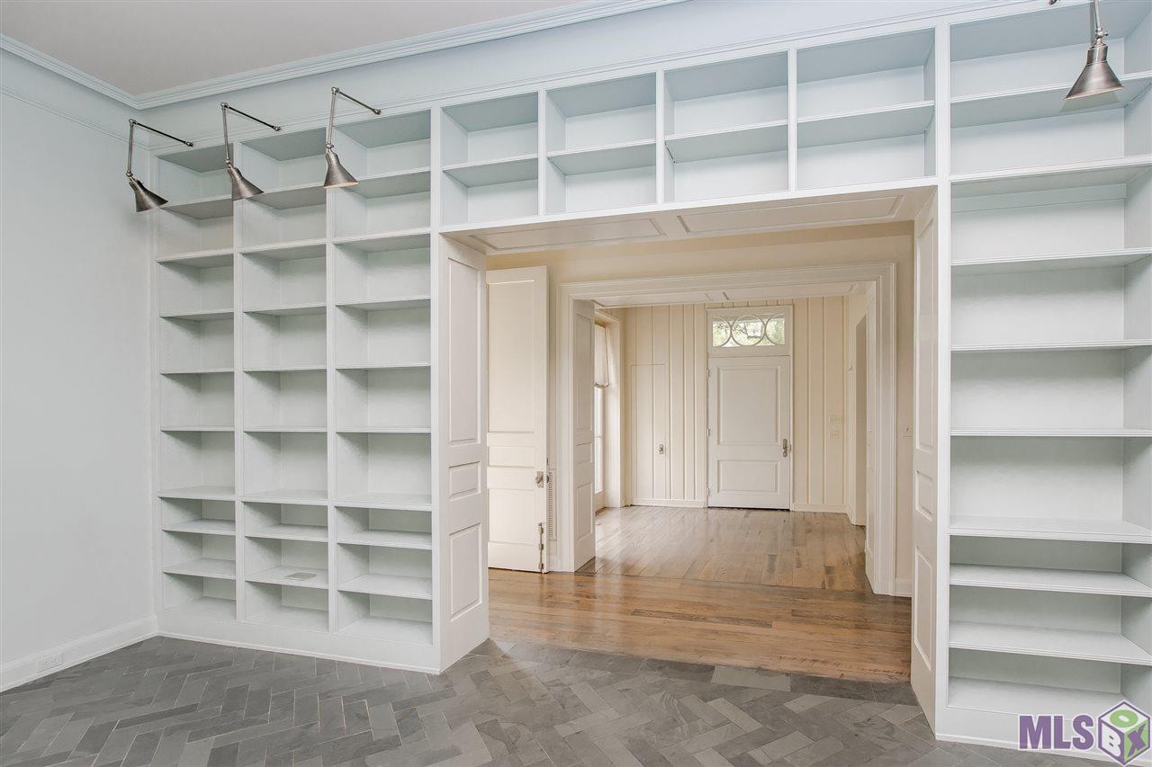 123 Sunset Boulevard Baton Rouge, LA 70808 - Photo 8 of 29 Bookshelves in Living Room