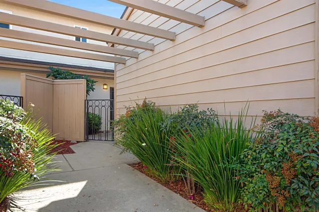 $999,000 | 9917 Aviary Drive, San Diego, CA 92131