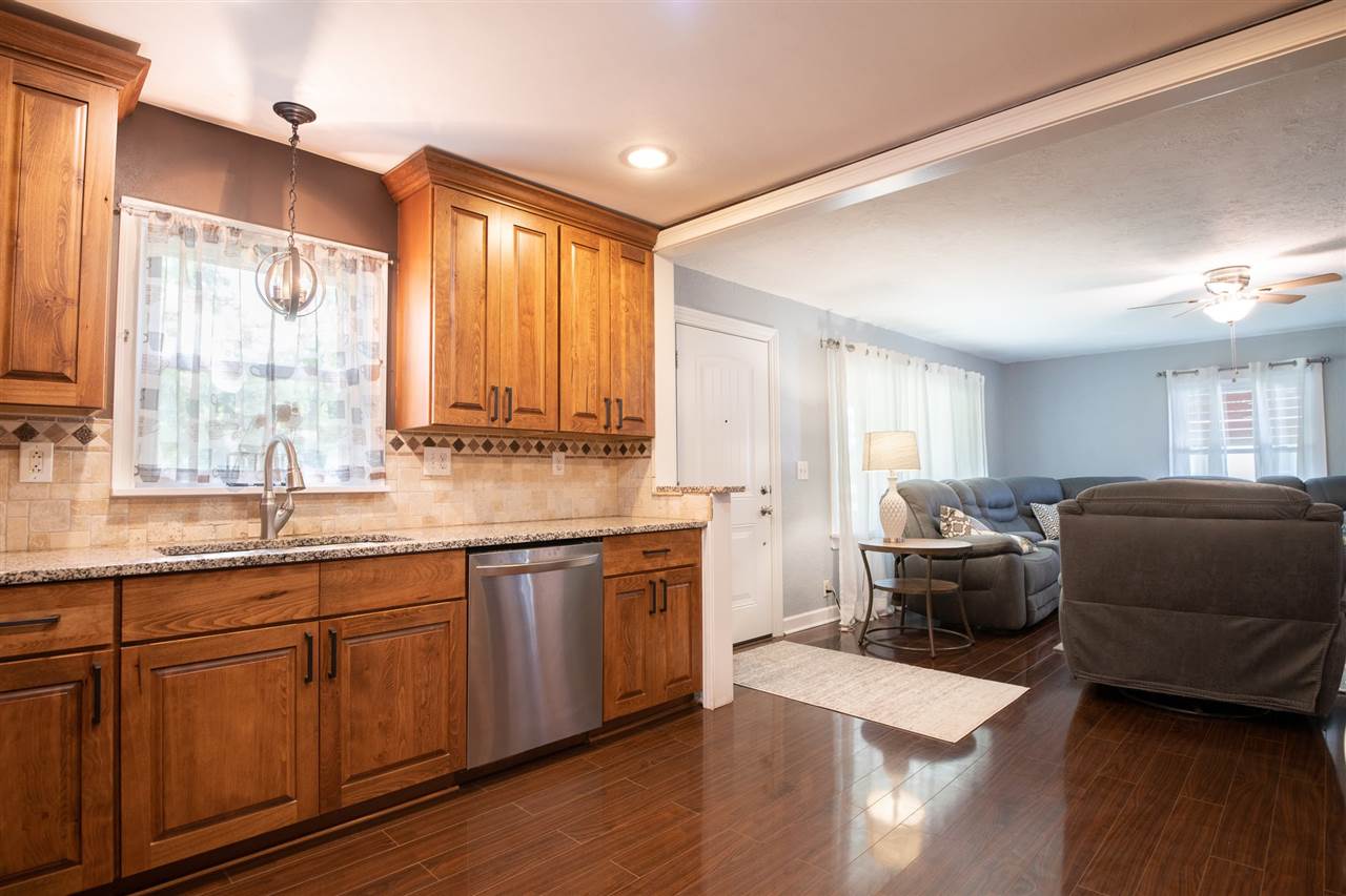 577 East Prospect Street Farmington, IL 61531 - Photo 11 of 36 Gallery Image 11