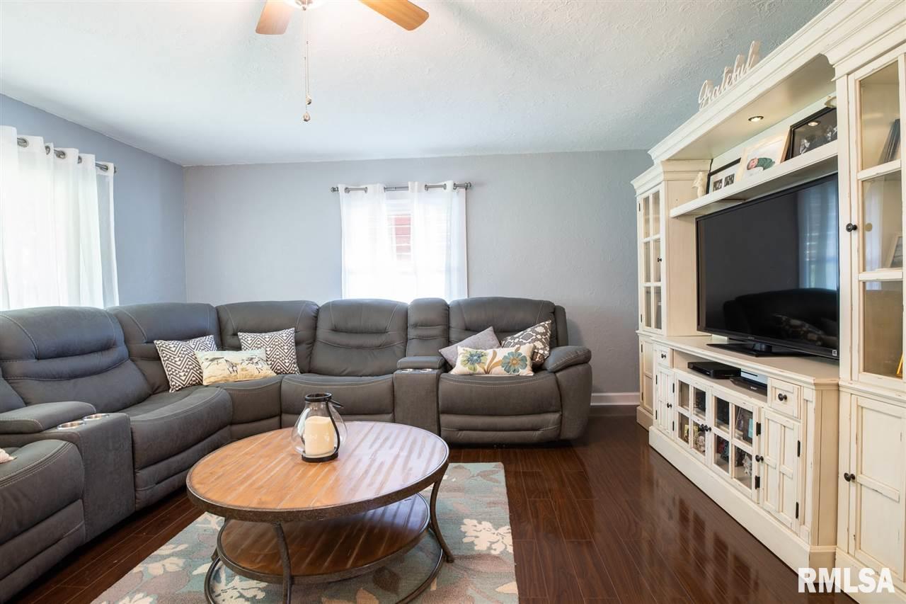 577 East Prospect Street Farmington, IL 61531 - Photo 6 of 36 Gallery Image 6