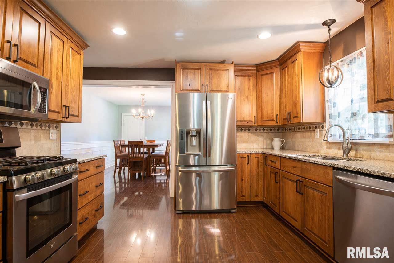 577 East Prospect Street Farmington, IL 61531 - Photo 8 of 36 Gallery Image 8