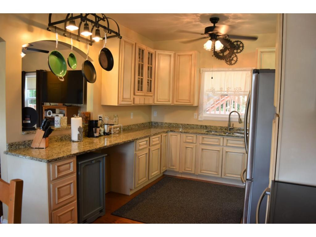 115 Bunker Hill Road Elizabethton, TN 37643 - Photo 8 of 34 Kitchen View 2