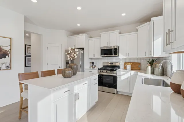 $520,750 | 1931 Tamarack Road, Carver, MN 55315