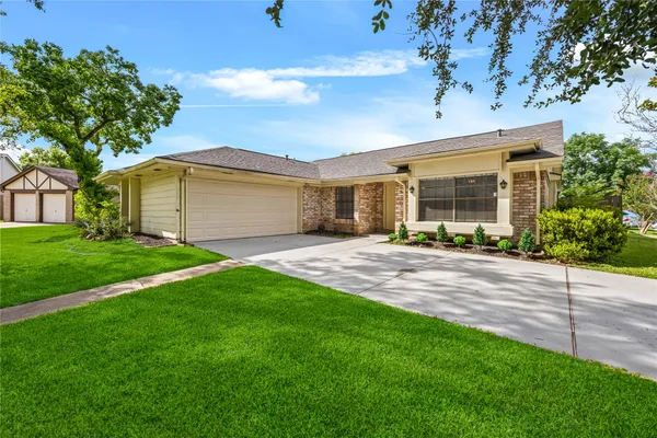 $2,250 | 2602 Planters Row, Sugar Land, TX 77478
